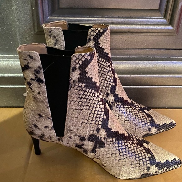 Joie Snakeskin print booties - Picture 9 of 11